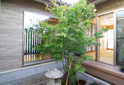 中庭のある家